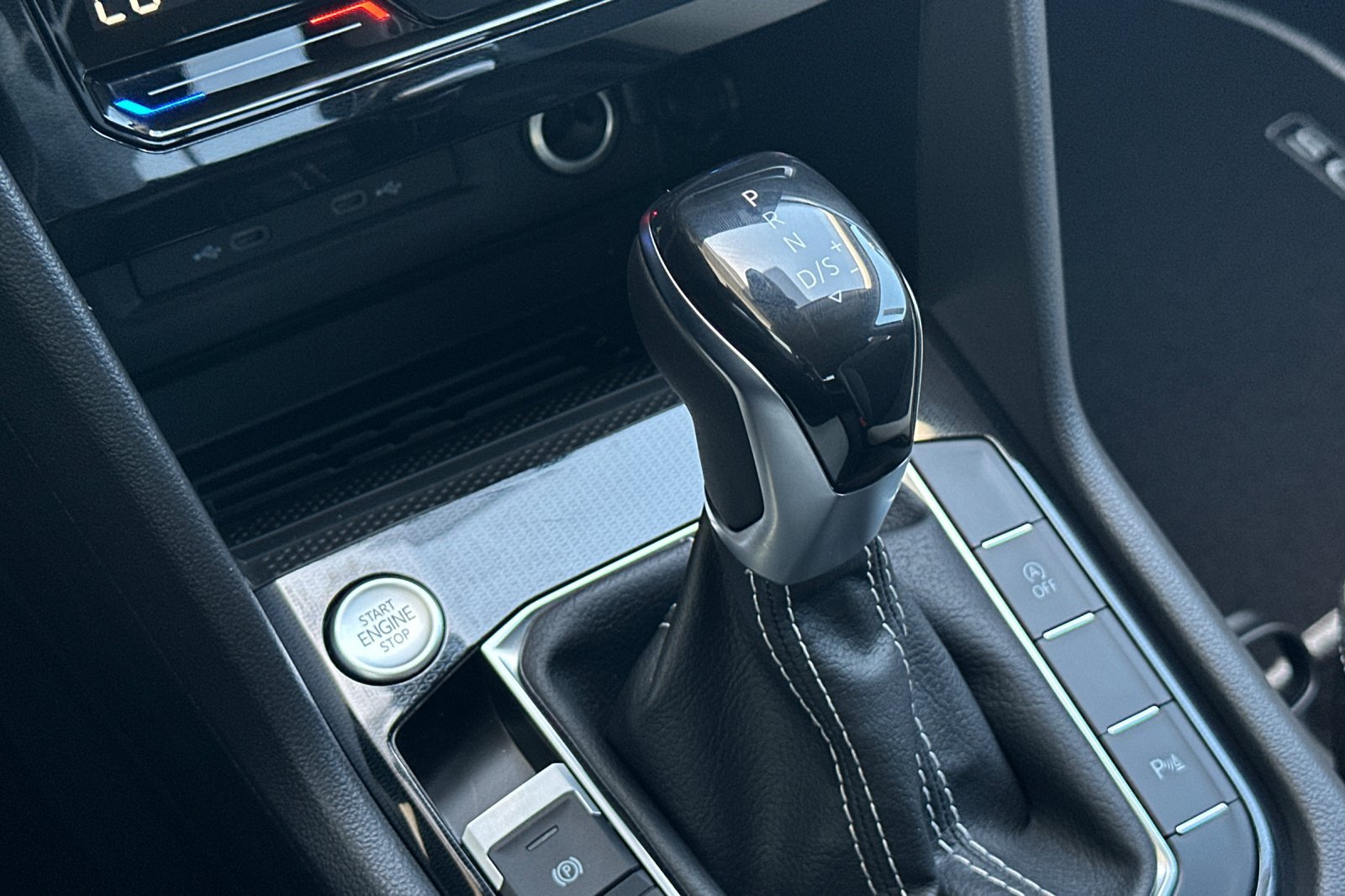 New 2026 Volkswagen Taos SE FWD image 19