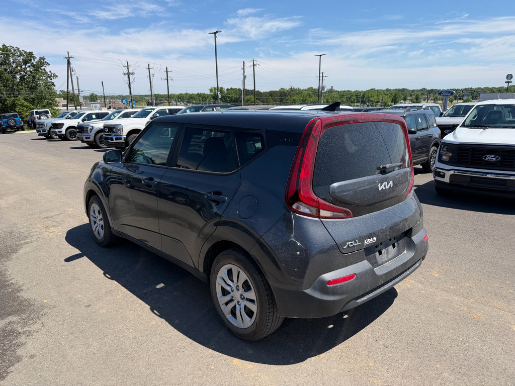 Used 2022 Kia Soul LX FWD image 2