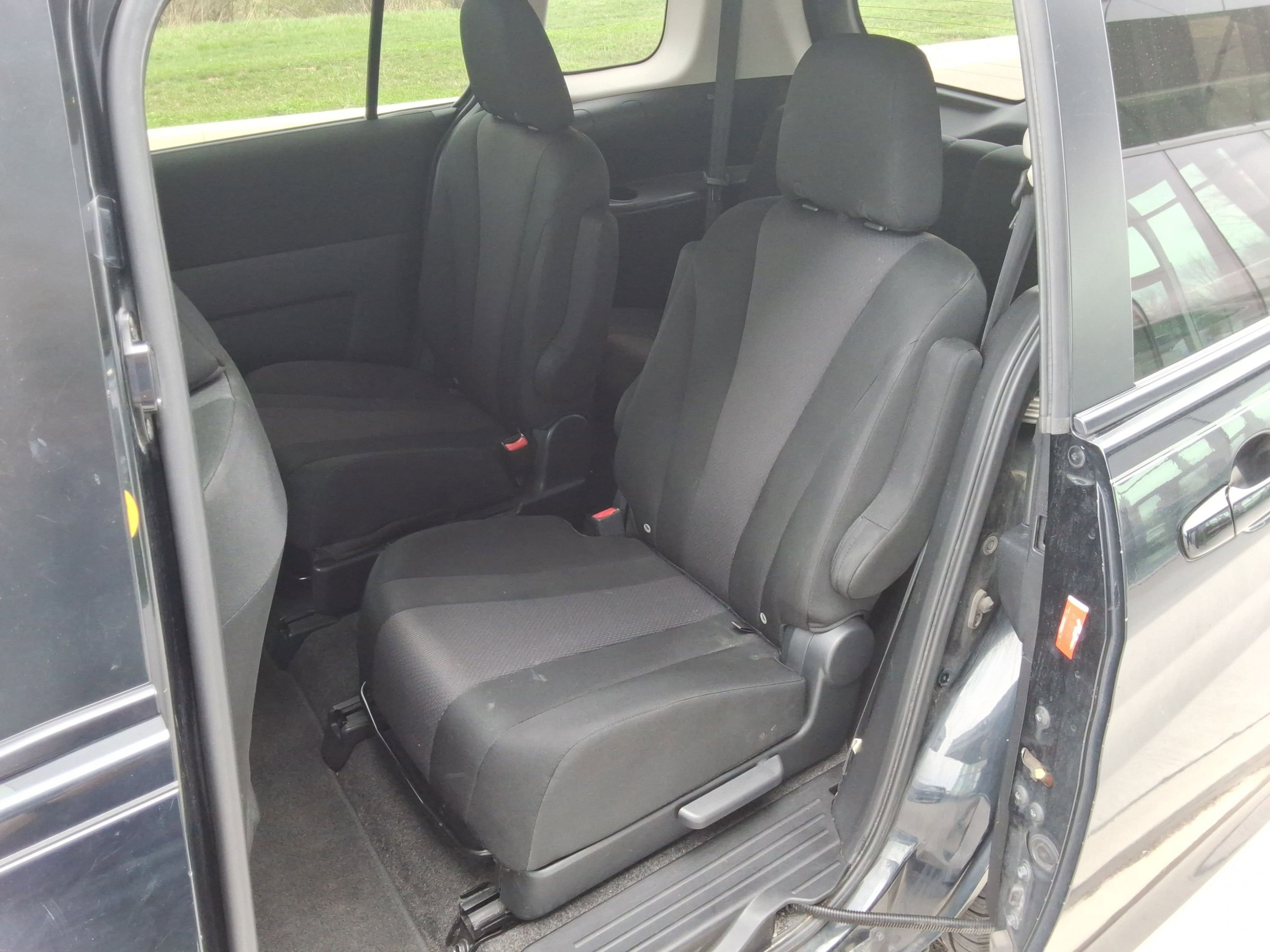 Used 2013 MAZDA MAZDA5 Sport image 27