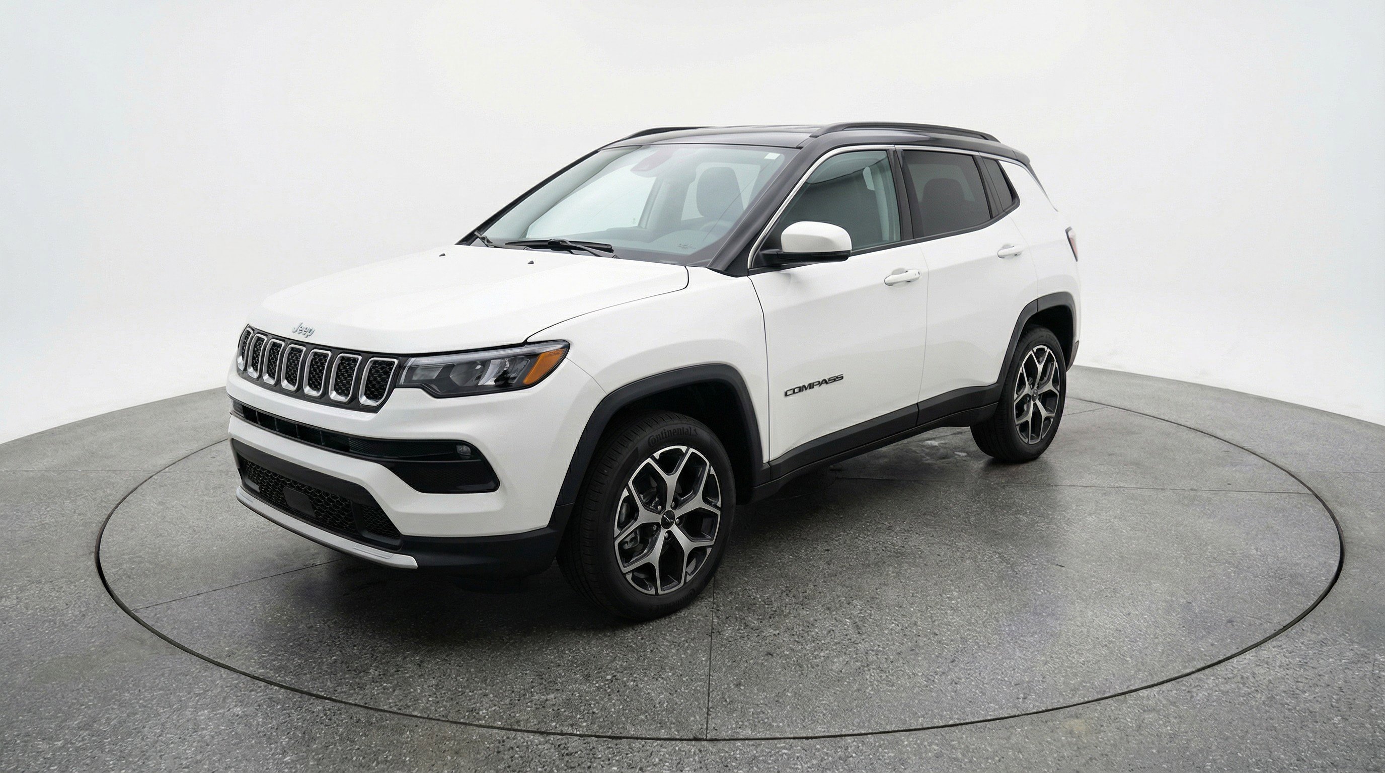 Used 2025 Jeep Compass Limited AWD/4WD image 3