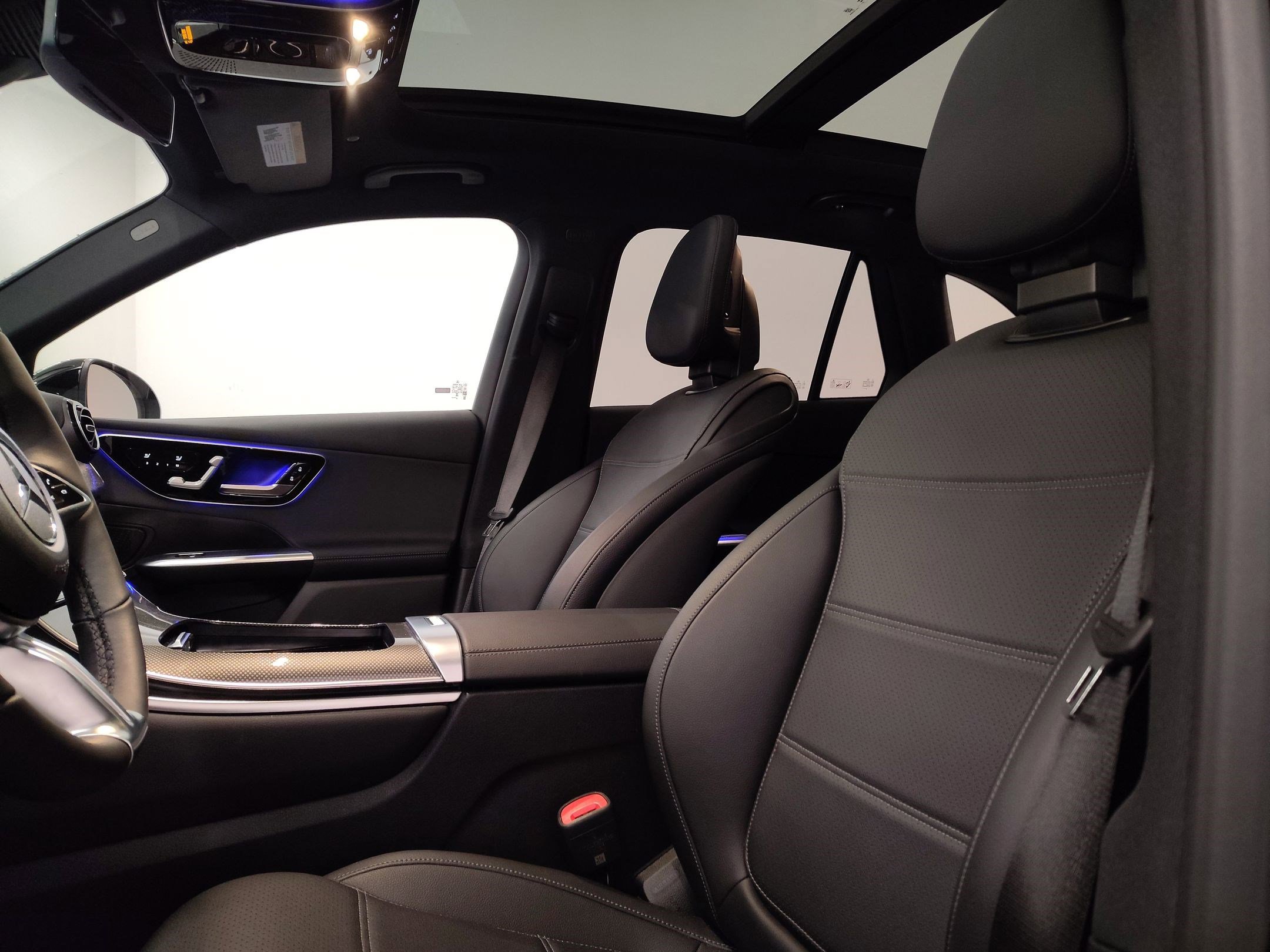 Certified 2026 Mercedes-Benz GLC 300 image 5