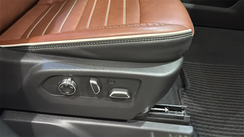 Used 2025 GMC Sierra 1500 Denali Ultimate image 13