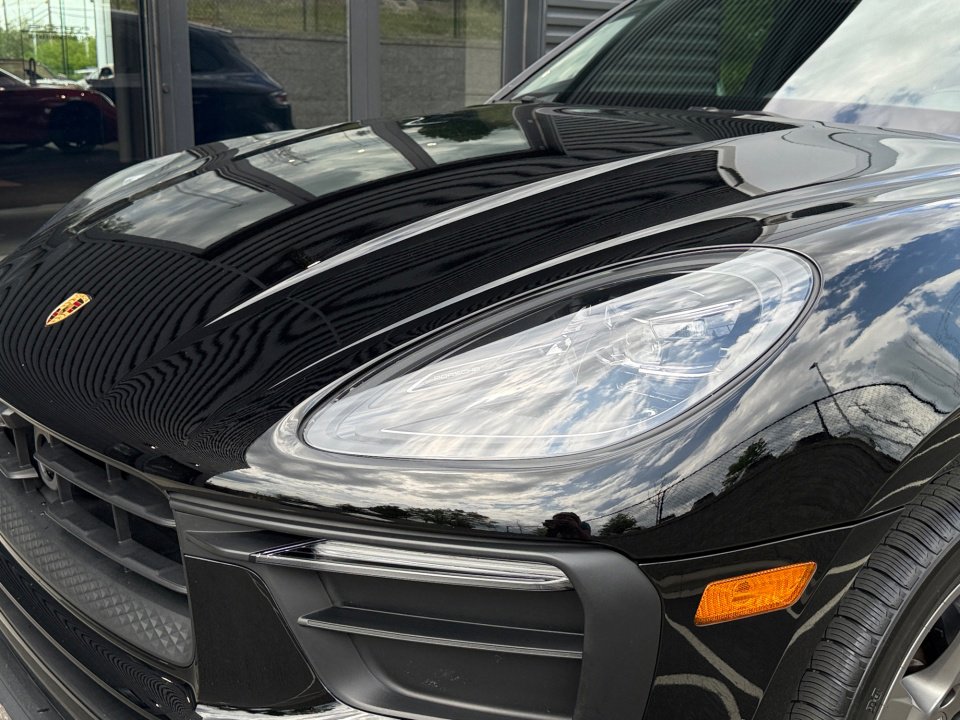 Certified 2024 Porsche Macan image 13