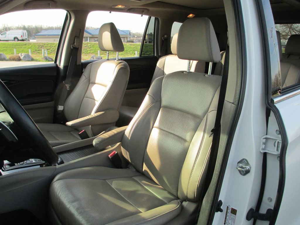 Used 2017 Honda Pilot Elite image 19