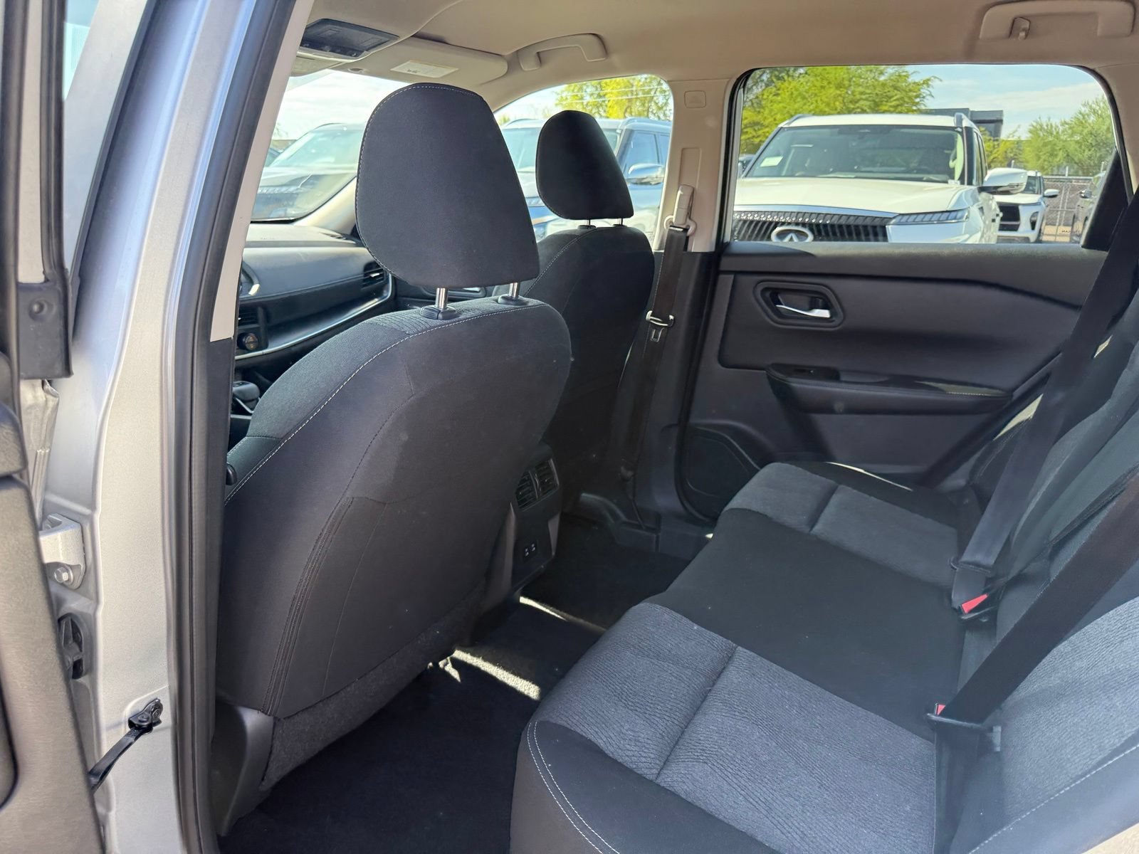 Certified 2025 Nissan Rogue SV FWD image 9