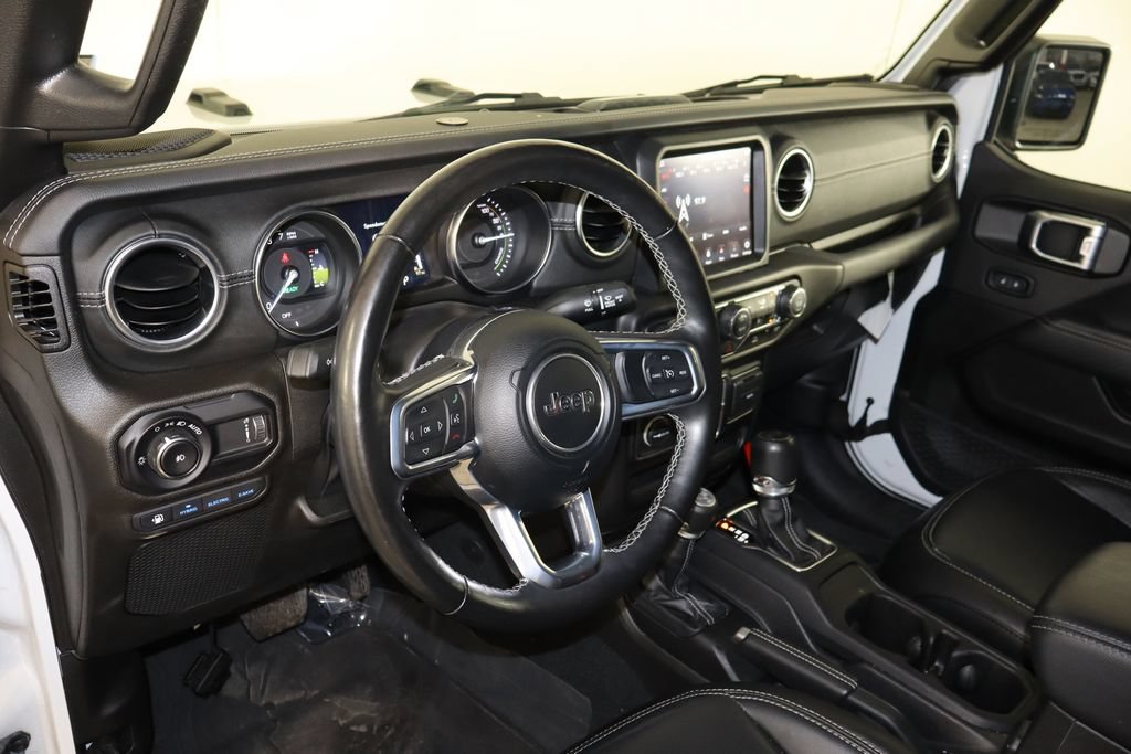 Used 2023 Jeep Wrangler Unlimited Sahara w/ Cold Weather Group AWD/4WD image 23