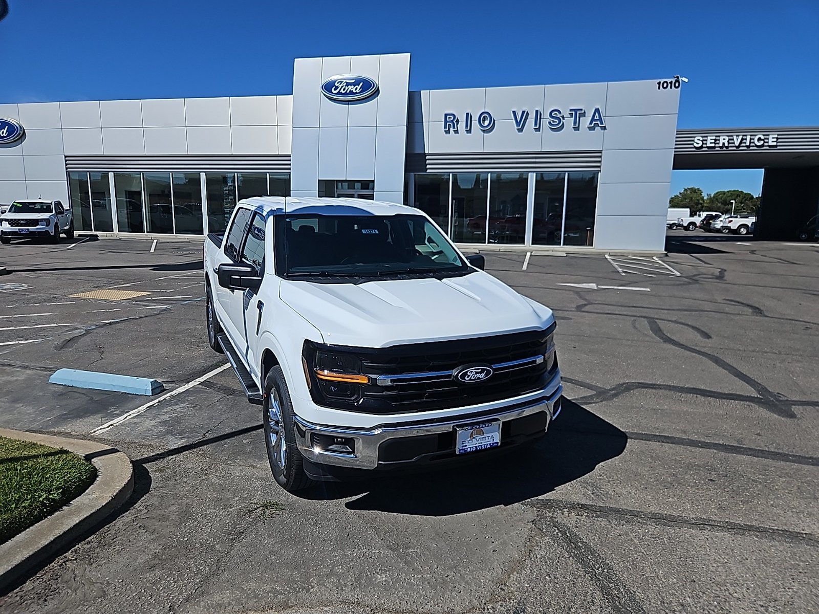 New 2026 Ford F150 XLT w/ XLT Chrome Appearance Package RWD image 9