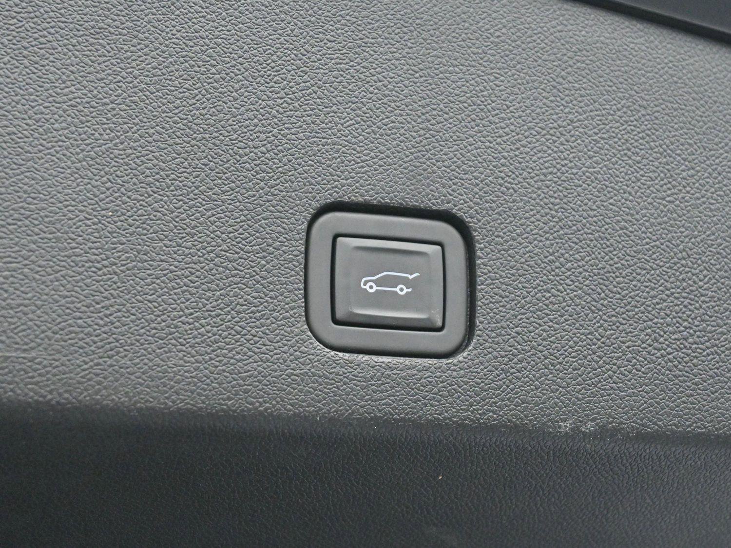 Certified 2024 Cadillac XT6 Sport w/ Platinum Package image 11