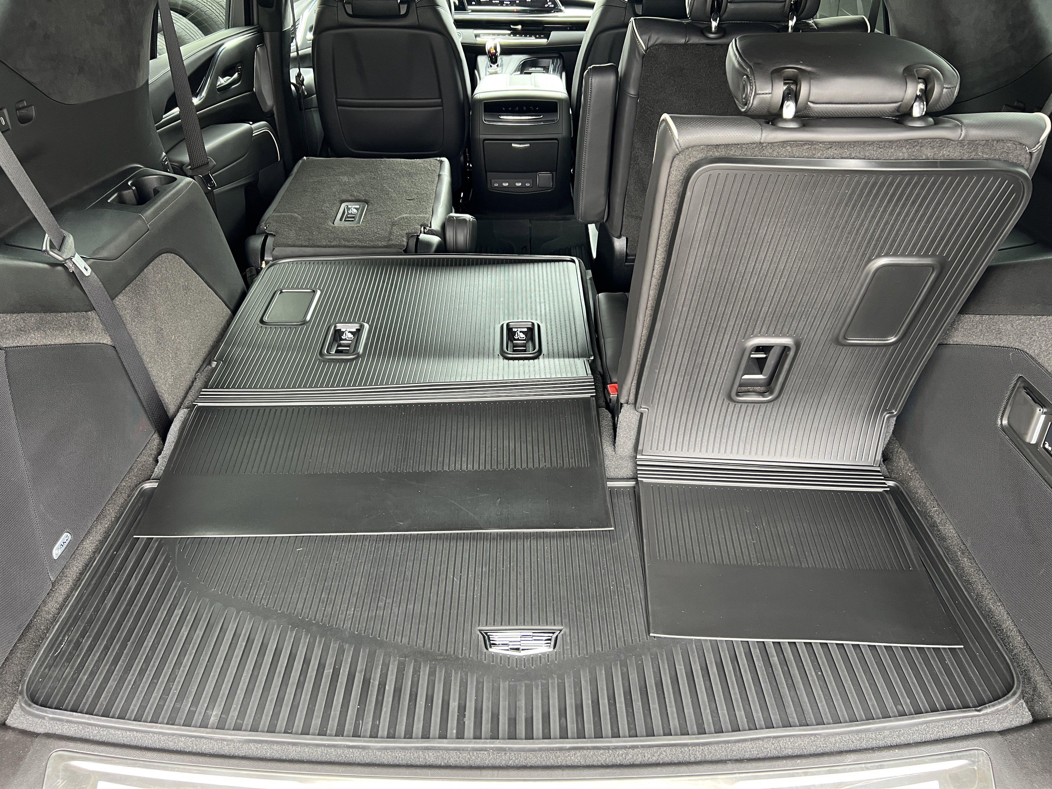 Used 2024 Cadillac Escalade V w/ LPO, ONYX Package AWD/4WD image 20