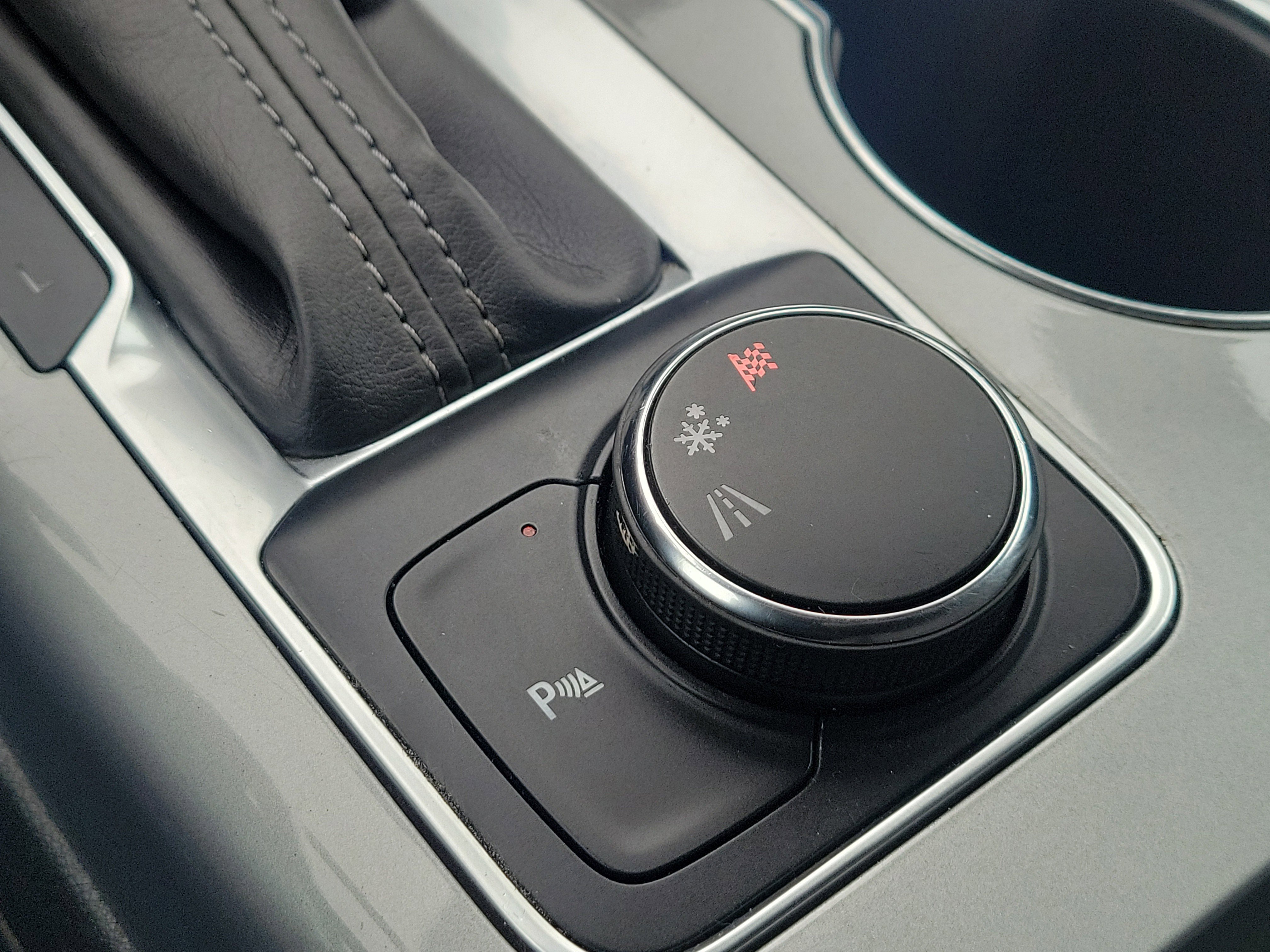 Used 2020 Chevrolet Blazer LT image 36