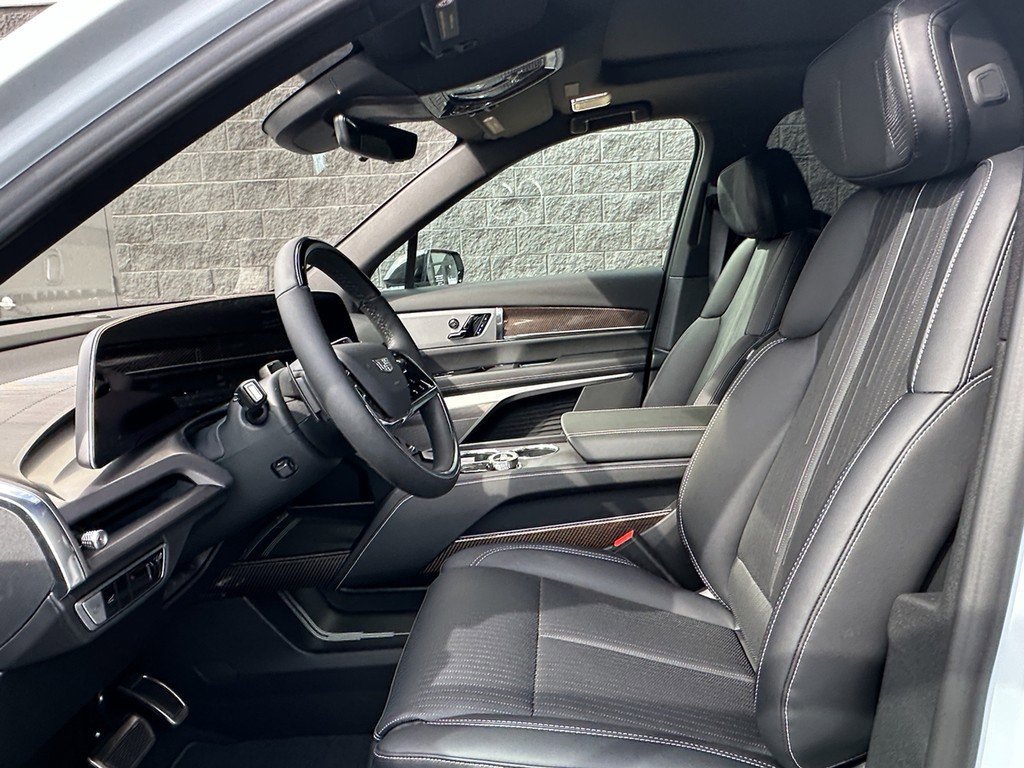 New 2026 Cadillac Vistiq Sport image 17