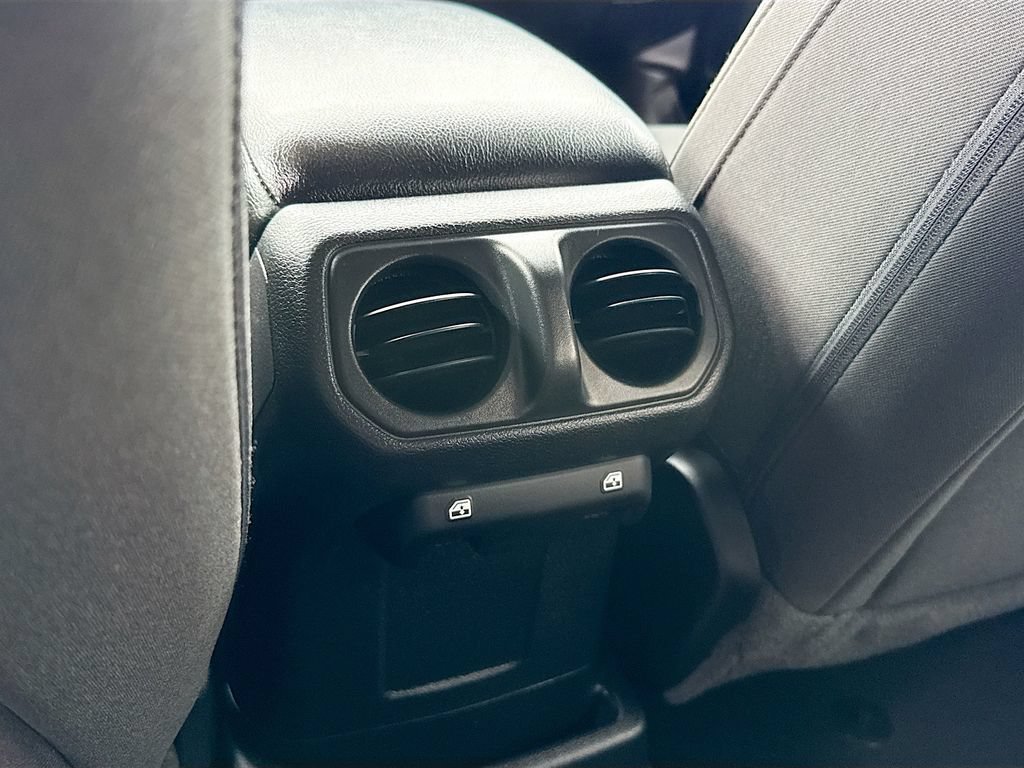 Used 2023 Jeep Wrangler Unlimited w/ Cold Weather Group AWD/4WD image 28