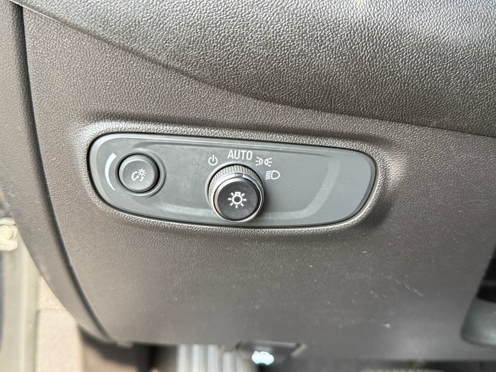 Used 2023 Chevrolet Equinox RS AWD/4WD image 19