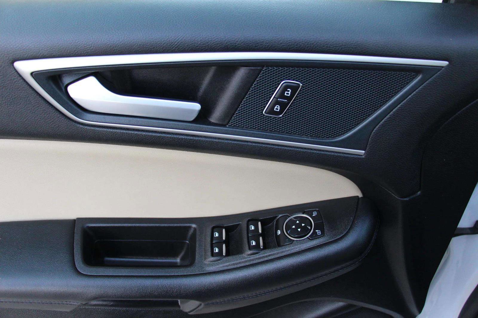 Used 2024 Ford Edge SEL image 17