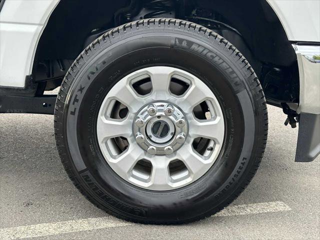 Used 2023 Ford F350 XLT w/ FX4 Off-Road Package image 9