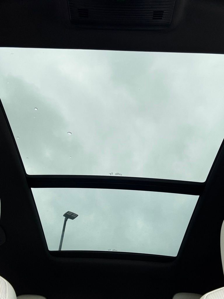 Used 2024 Volkswagen Atlas Cross Sport SEL Premium R-Line image 21