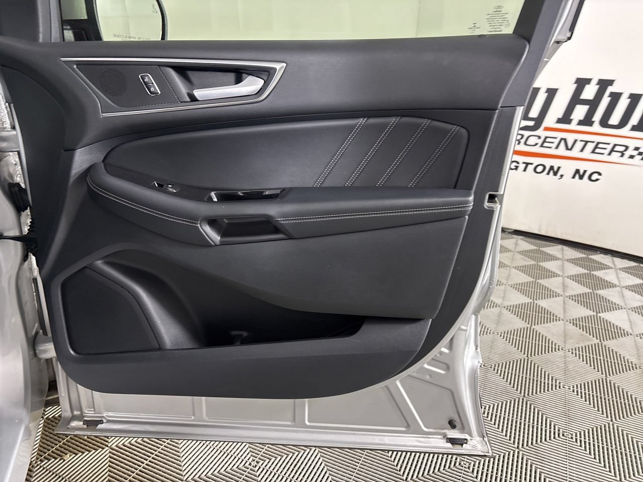 Used 2018 Ford Edge Sport w/ Equipment Group 401A AWD/4WD image 32