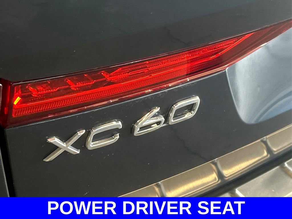 Used 2020 Volvo XC60 T5 Momentum image 12