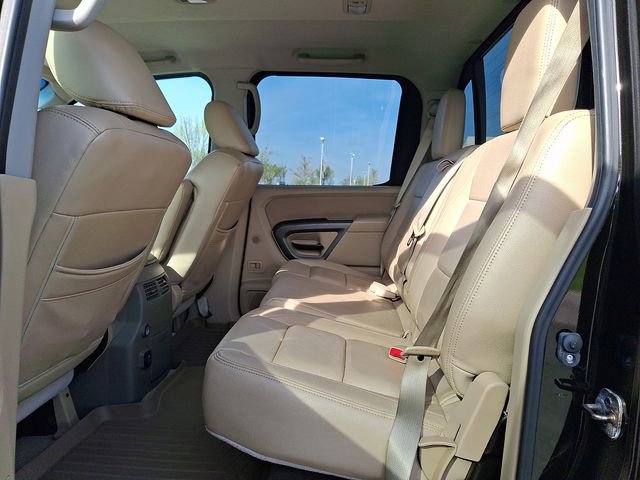 Used 2015 Nissan Titan SV w/ SV Value Truck Package image 10