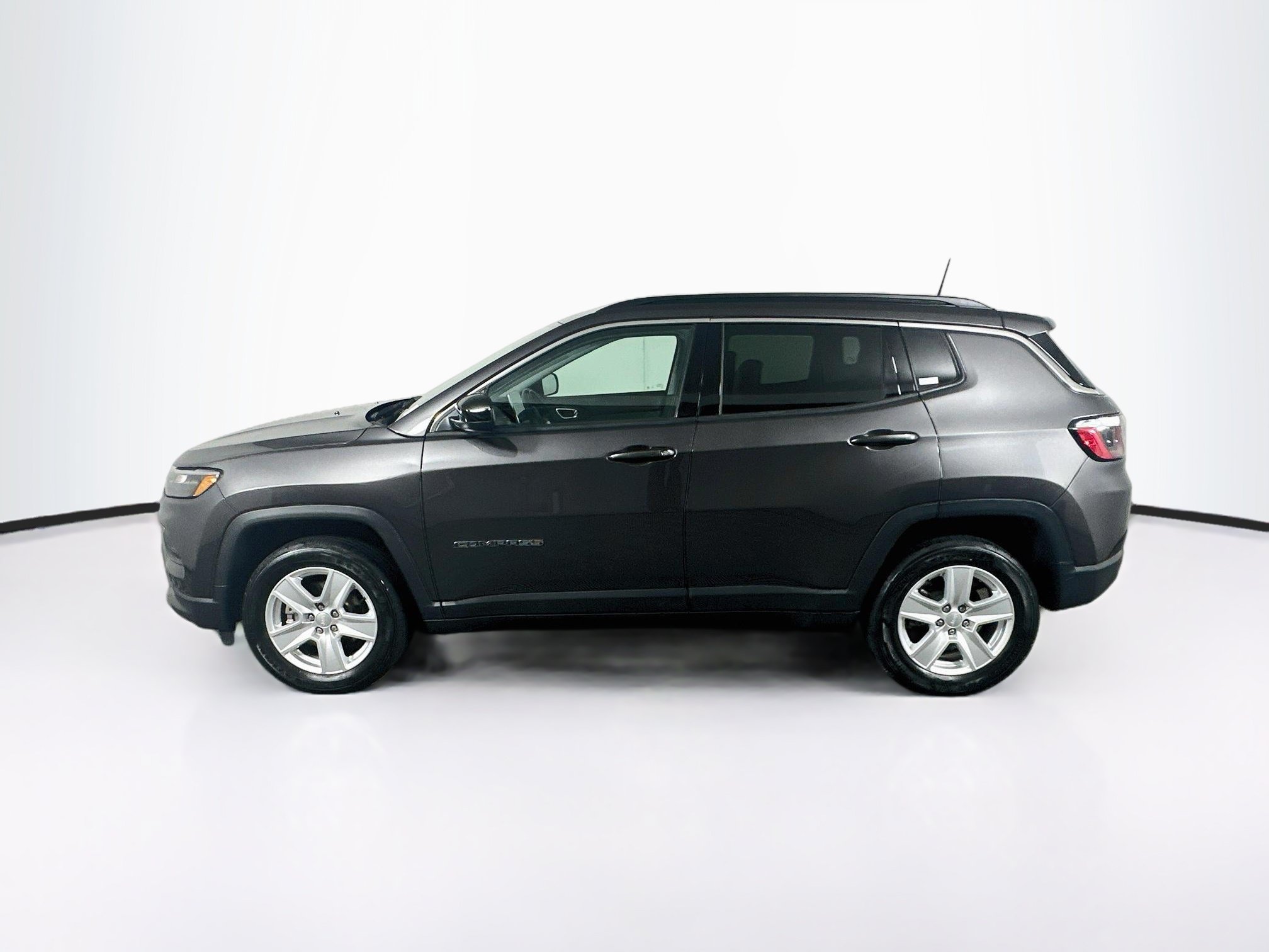 Used 2022 Jeep Compass Latitude w/ Convenience Group AWD/4WD image 4