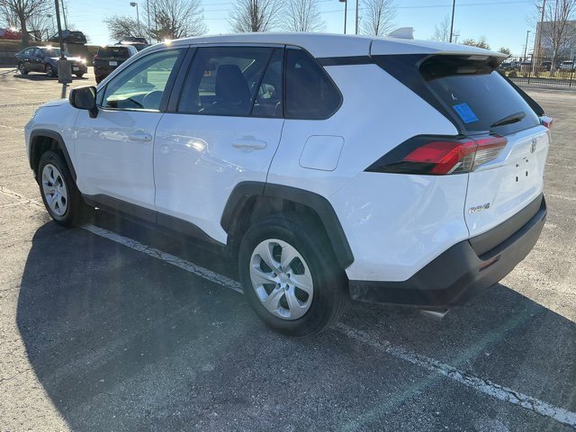 Used 2024 Toyota RAV4 LE image 9