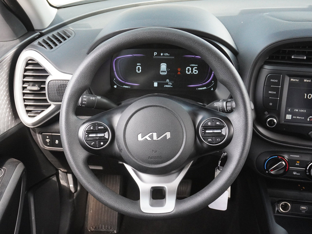 Used 2025 Kia Soul LX w/ LX Technology Package FWD image 34