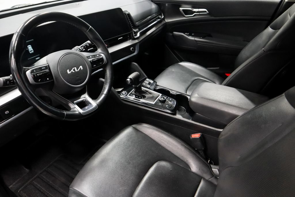 Used 2025 Kia Sportage EX FWD image 24