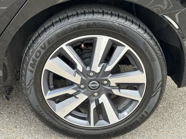 Used 2024 Nissan Versa SV FWD image 29