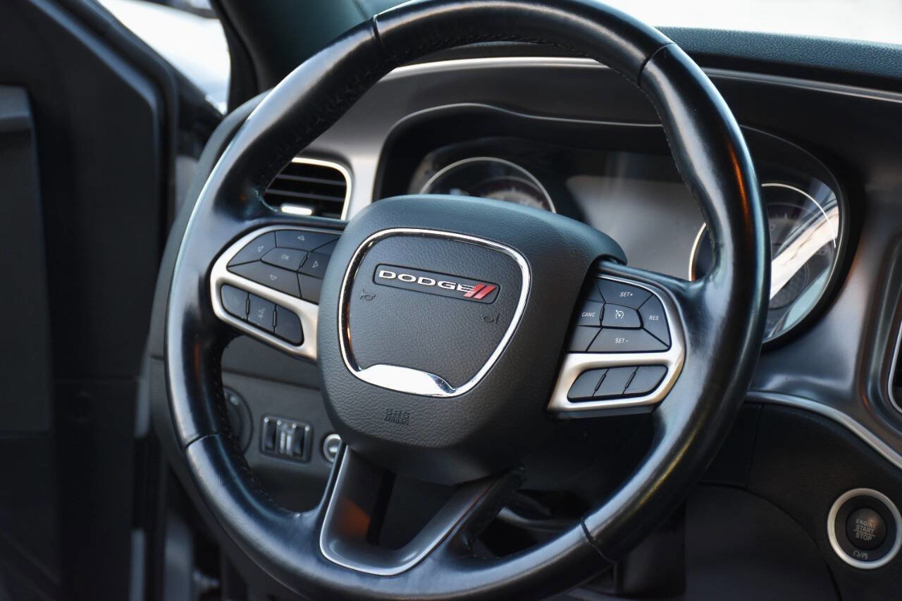Used 2021 Dodge Charger SXT w/ Leather Interior Group RWD image 7