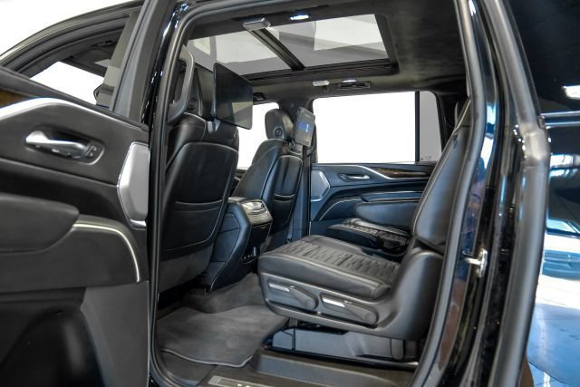 Used 2022 Cadillac Escalade ESV Sport Platinum w/ Heavy-Duty Trailer Package AWD/4WD image 65
