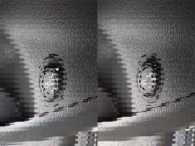 Used 2018 Buick Envision Premium w/ Driver Confidence Package image 19