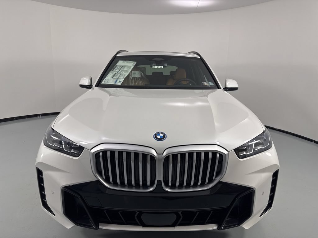 New 2026 BMW X5 xDrive50e w/ M Sport Package AWD/4WD image 2