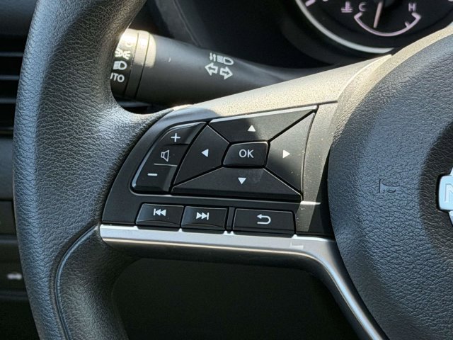 Used 2024 Nissan Sentra SV FWD image 24