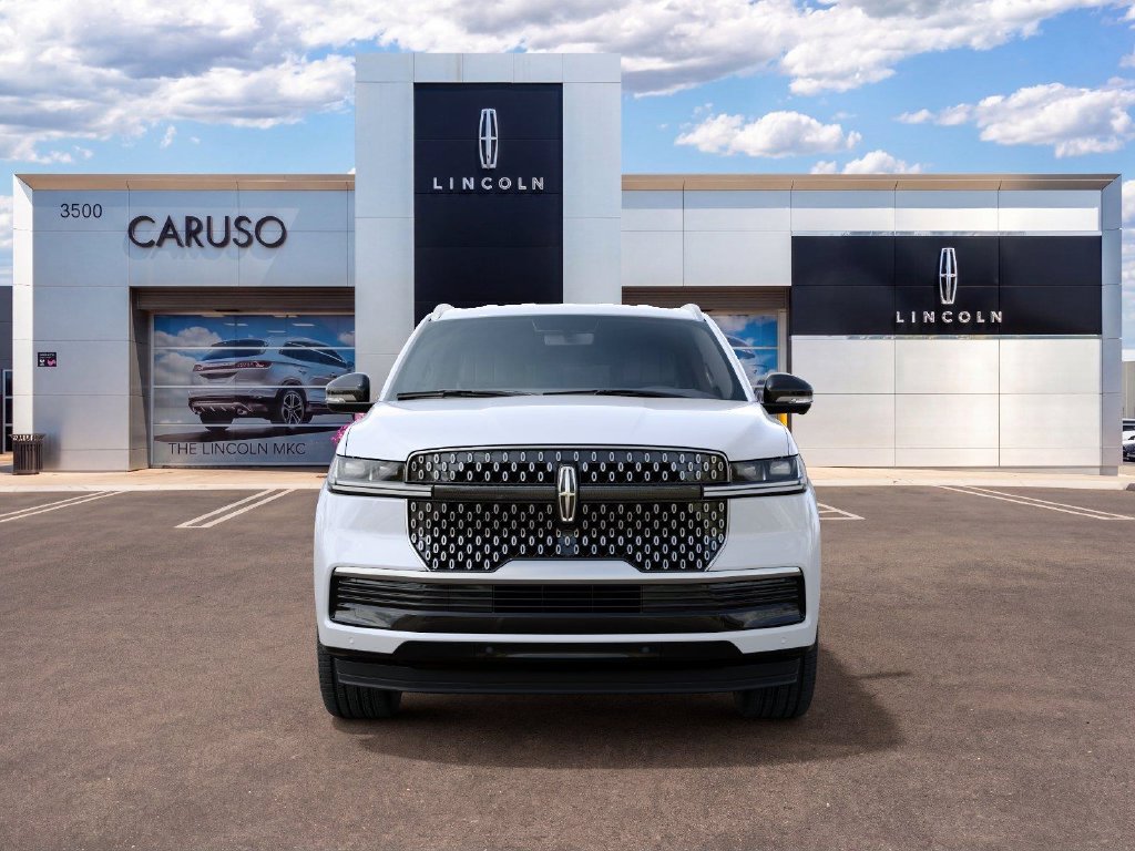 New 2027 Lincoln Navigator L Premier AWD/4WD image 3