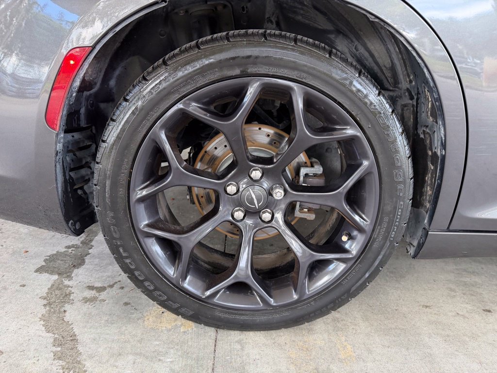 Used 2019 Chrysler 300 Touring w/ Sport Appearance Package RWD image 19