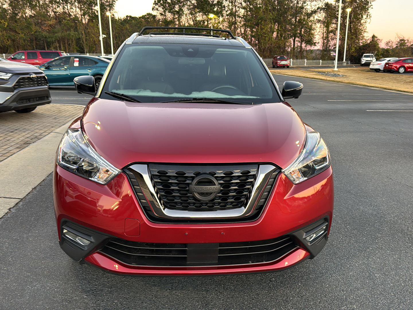Used 2020 Nissan Kicks SR w/ SR Premium Package image 7