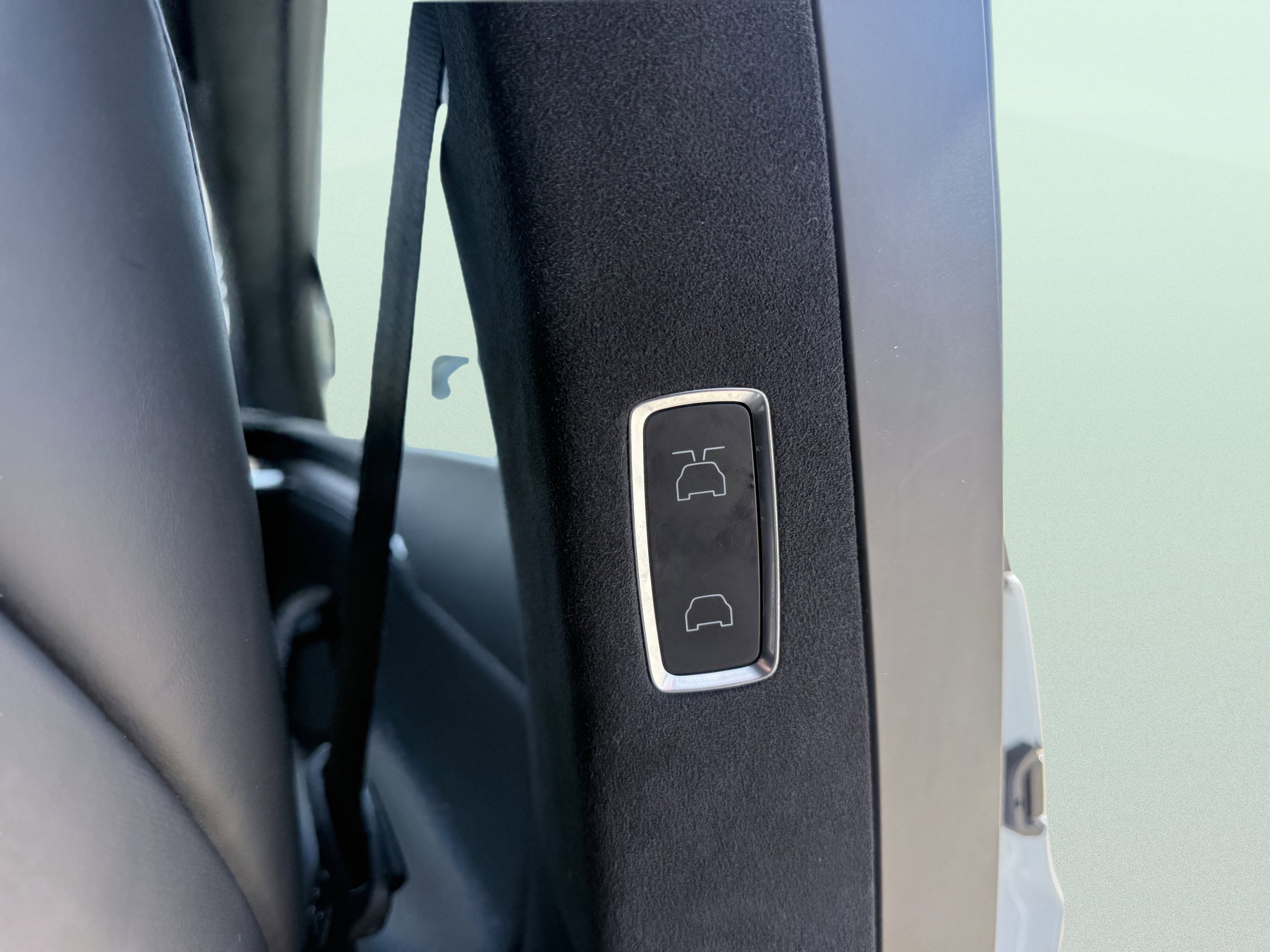 Used 2023 Tesla Model X image 53