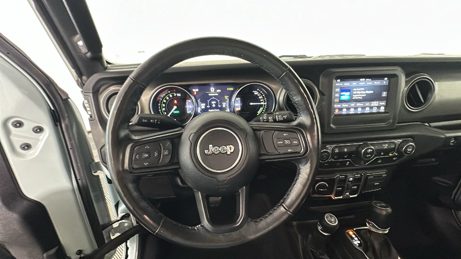 Used 2023 Jeep Wrangler Unlimited w/ Cold Weather Group AWD/4WD image 17