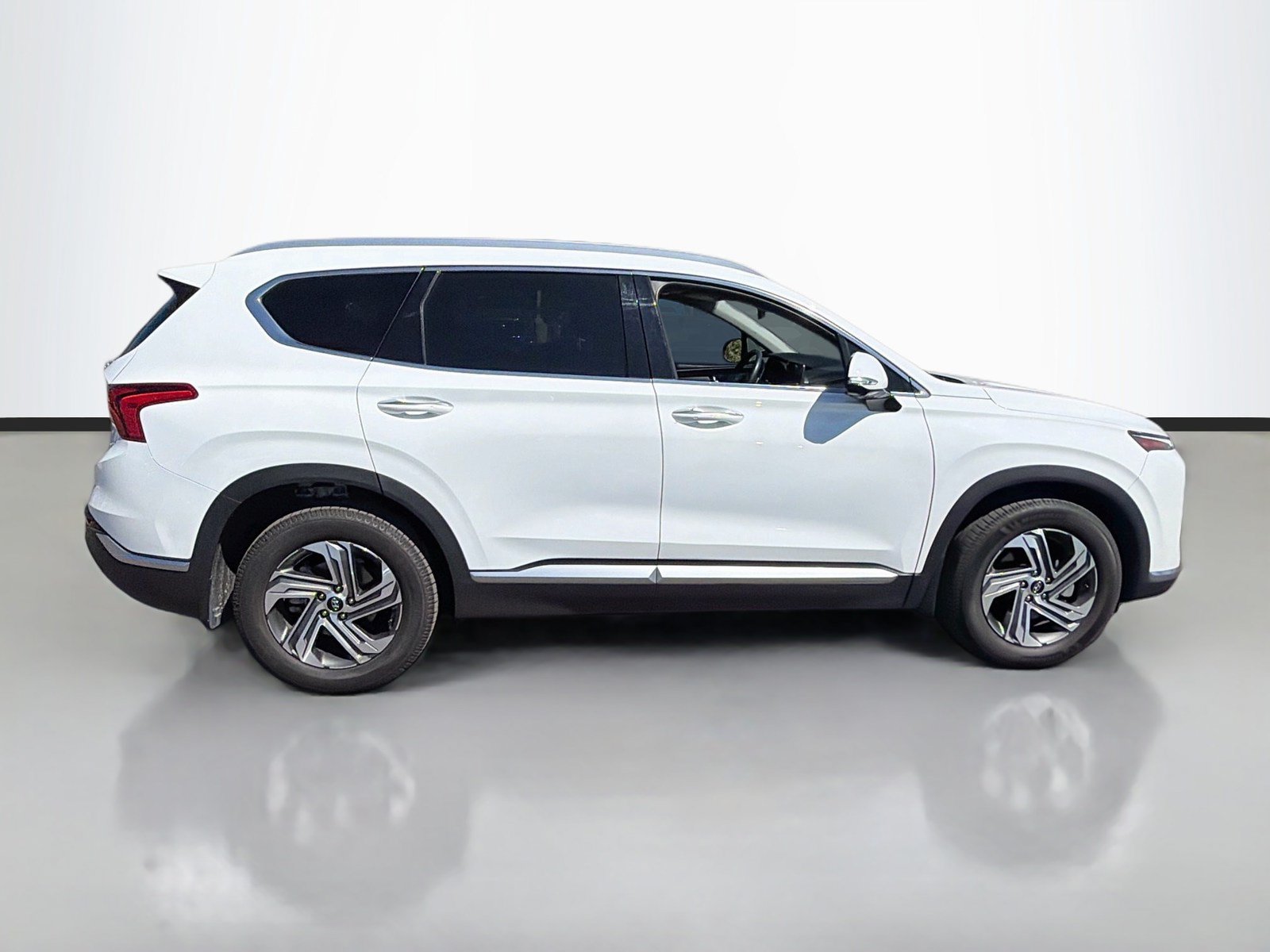 Used 2023 Hyundai Santa Fe SEL w/ Premium Package FWD image 4