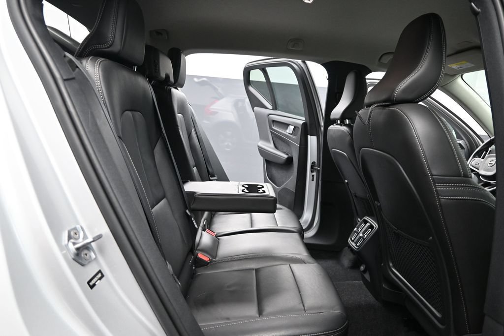 Used 2019 Volvo XC40 T5 Momentum AWD/4WD image 20