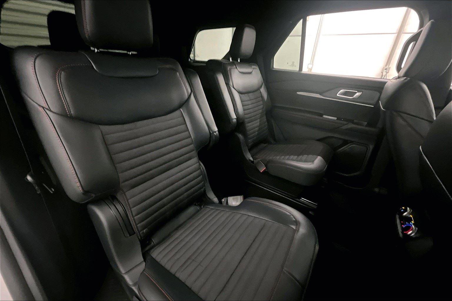 New 2025 Ford Explorer ST-Line w/ Premium Package image 26