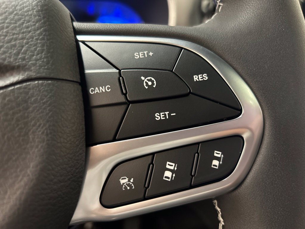 New 2027 Chrysler Pacifica Limited FWD image 24
