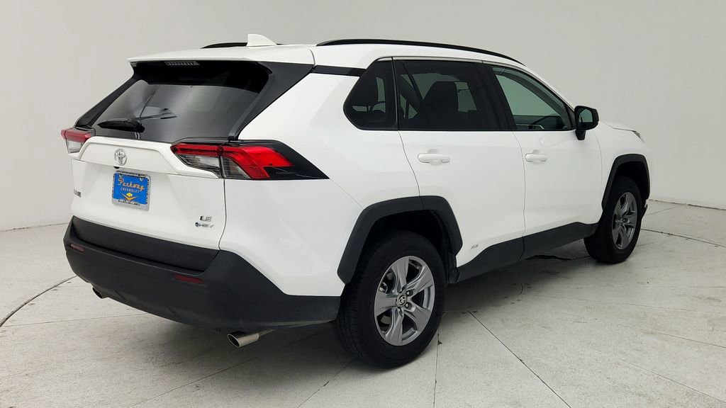 Used 2025 Toyota RAV4 LE AWD/4WD image 8