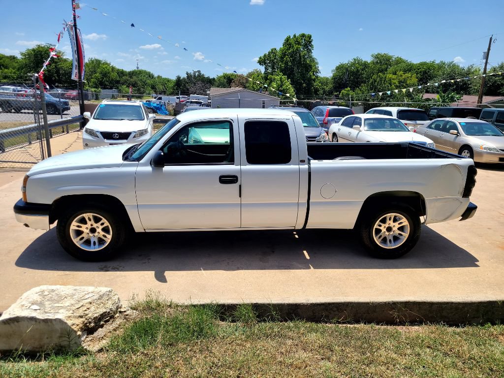 Used 2005 Chevrolet Silverado 1500 W/T RWD image 6