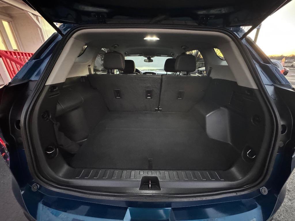 Used 2021 GMC Terrain SLE w/ Driver Convenience Package image 17