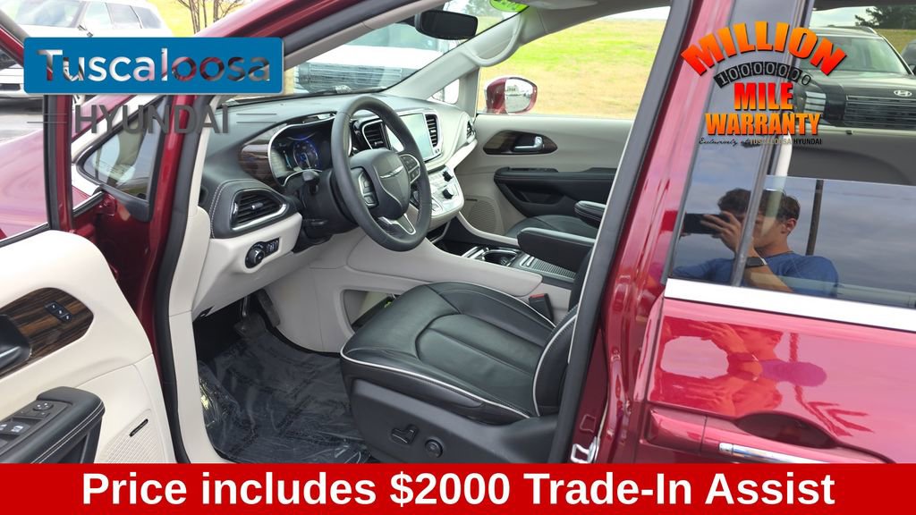 Used 2022 Chrysler Pacifica Limited image 23