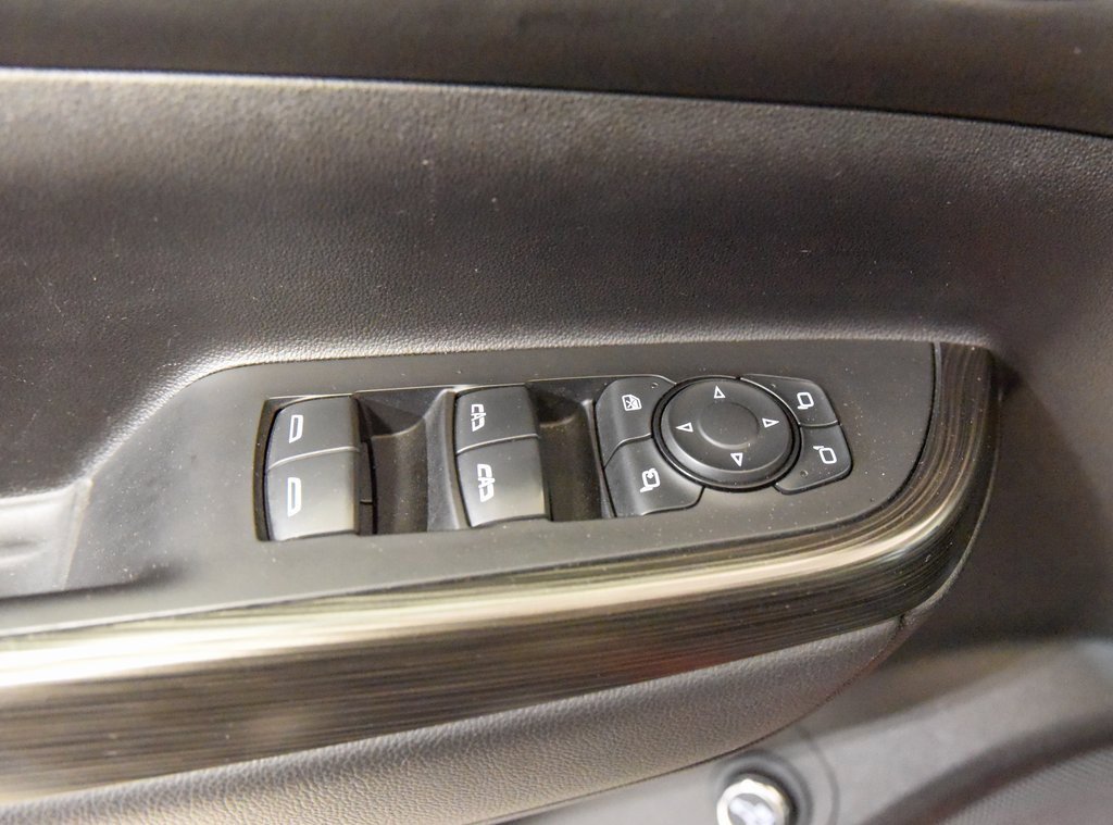 Used 2023 GMC Acadia SLT w/ Preferred Package image 16