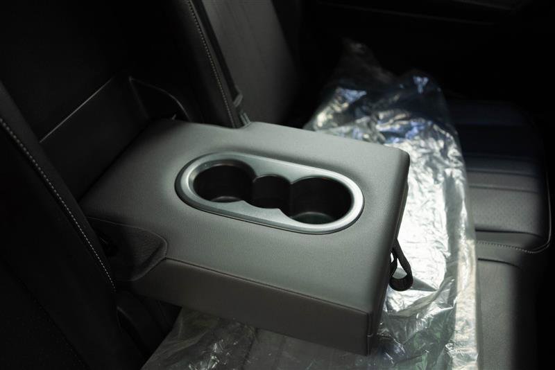 Used 2022 Volkswagen Tiguan SE w/ Panoramic Sunroof Package image 17