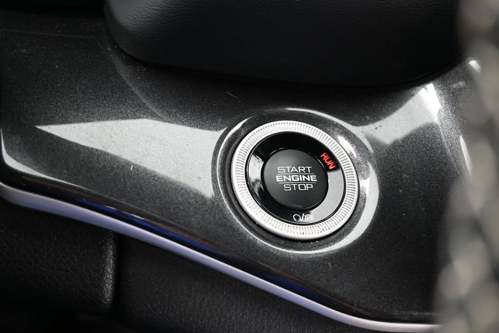 Used 2022 Jeep Grand Cherokee L Laredo RWD image 30
