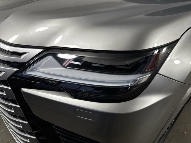 Used 2024 Lexus LX 600 4WD w/ Luxury Package image 32